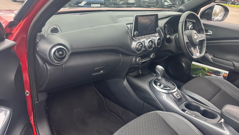 Nissan Juke 1.0 DiG-T 114 N-Connecta 5dr DCT Petrol Hatchback